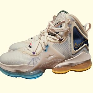Nike Lebron XIX Basketball Shoes
